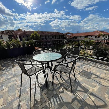 Hotel Andres Venero บียาเดเลย์บา ภายนอก รูปภาพ