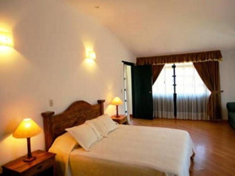 Hotel Andres Venero บียาเดเลย์บา ภายนอก รูปภาพ