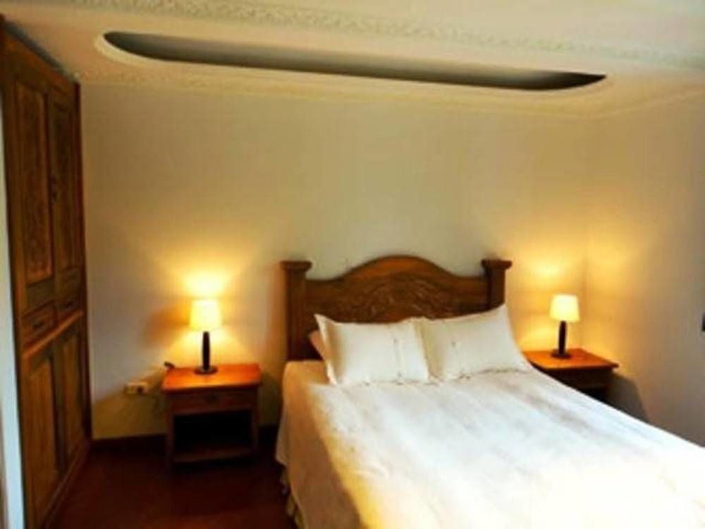 Hotel Andres Venero บียาเดเลย์บา ภายนอก รูปภาพ