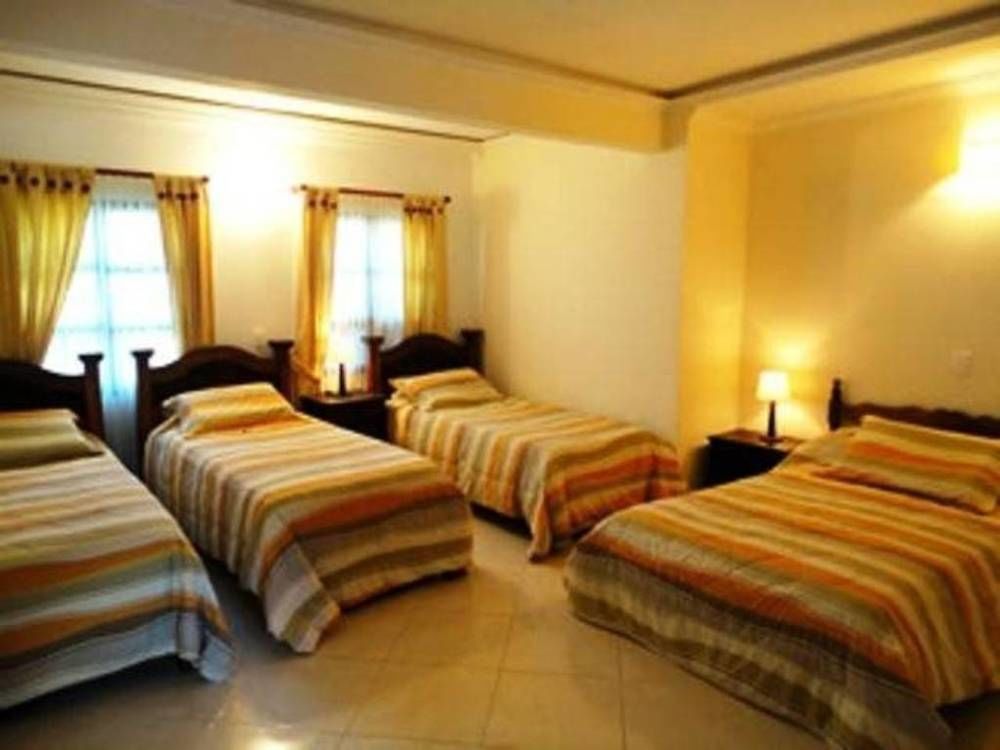 Hotel Andres Venero บียาเดเลย์บา ภายนอก รูปภาพ