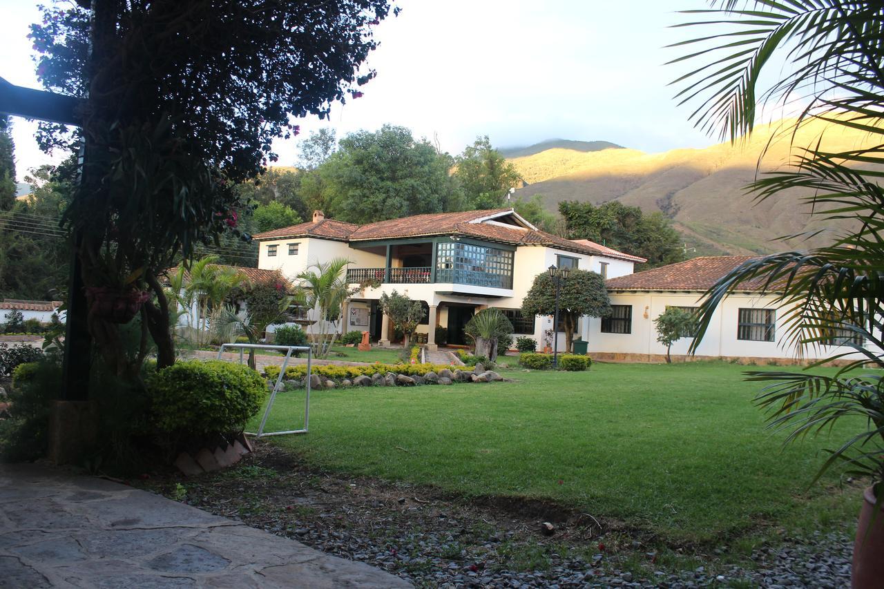 Hotel Andres Venero บียาเดเลย์บา ภายนอก รูปภาพ