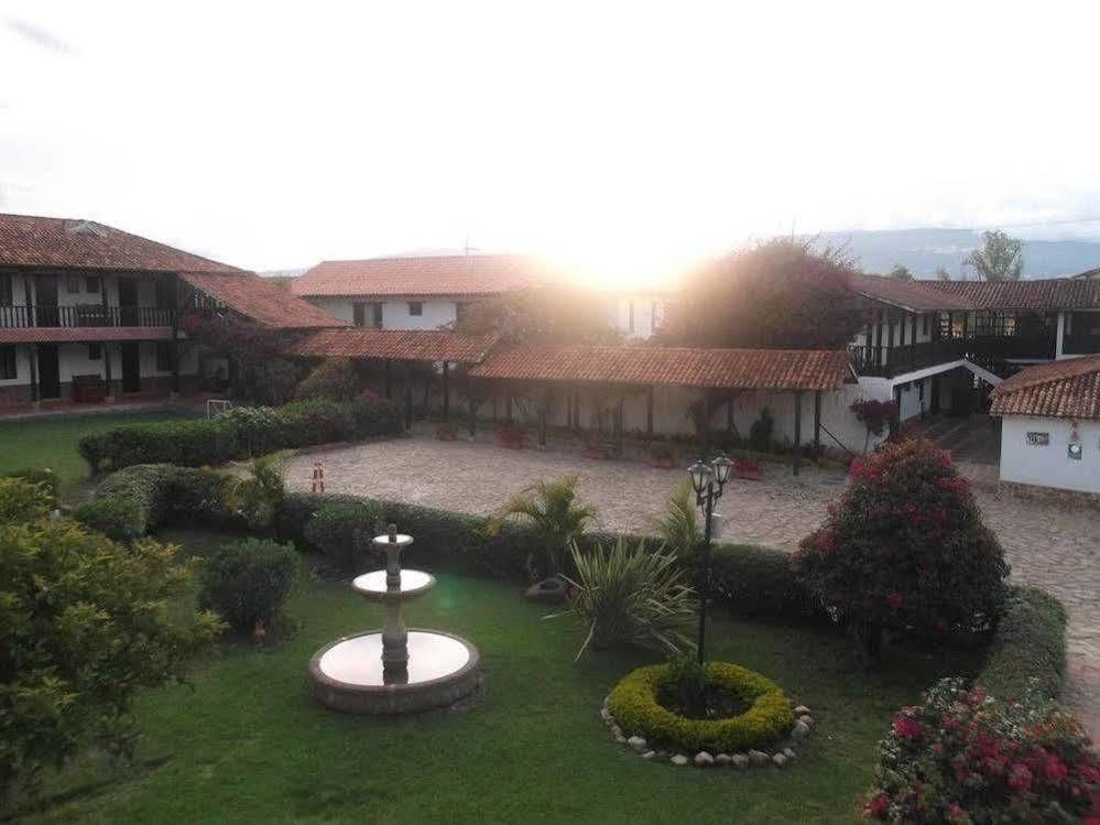 Hotel Andres Venero บียาเดเลย์บา ภายนอก รูปภาพ