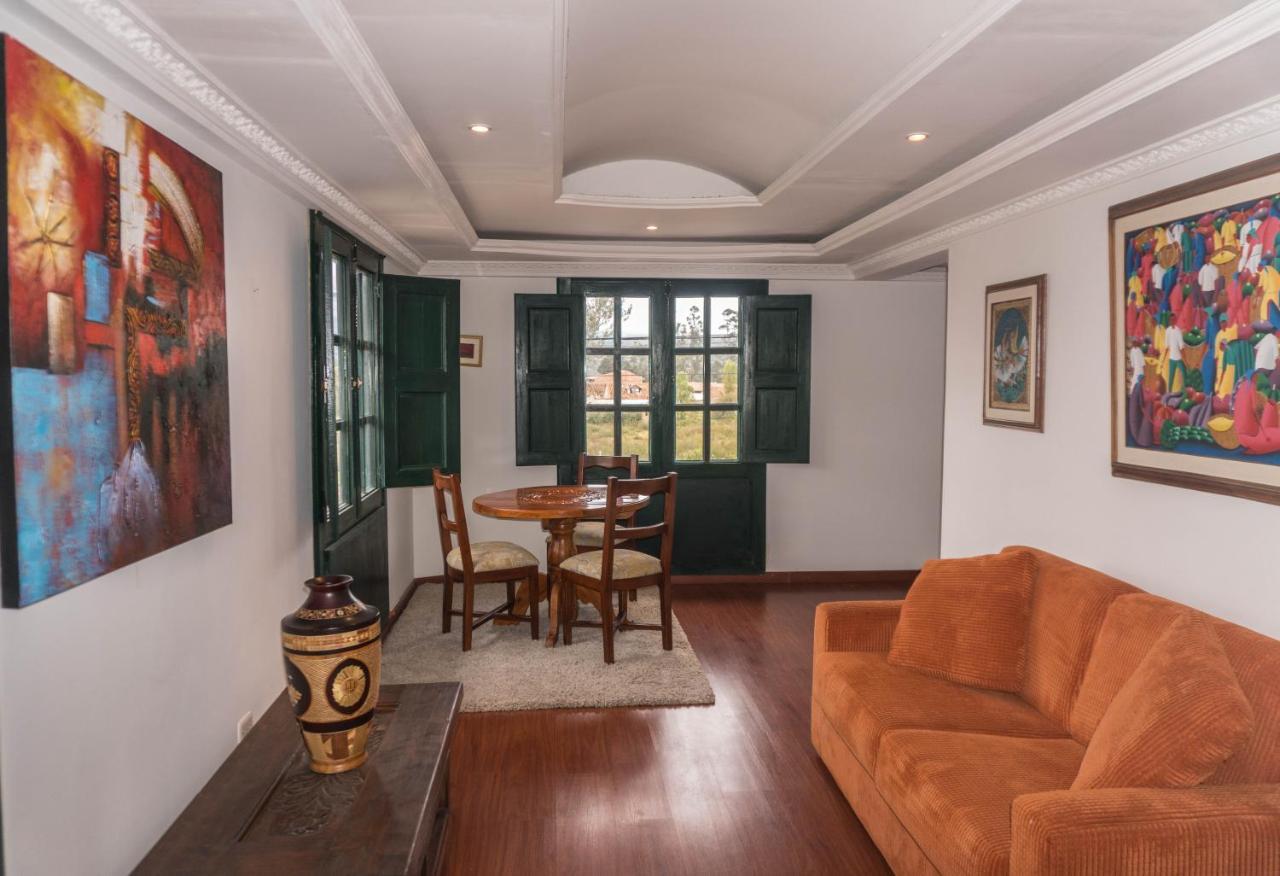 Hotel Andres Venero บียาเดเลย์บา ภายนอก รูปภาพ