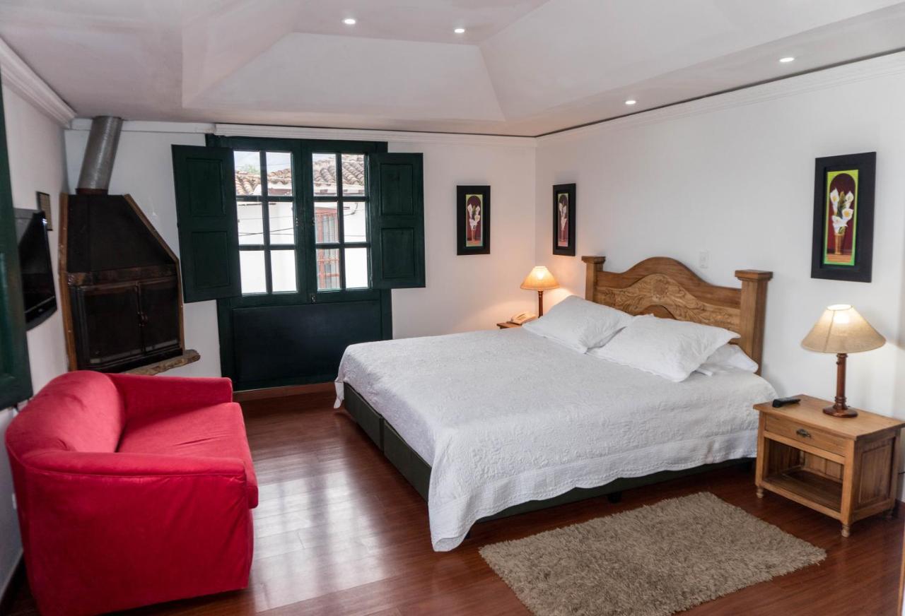 Hotel Andres Venero บียาเดเลย์บา ภายนอก รูปภาพ